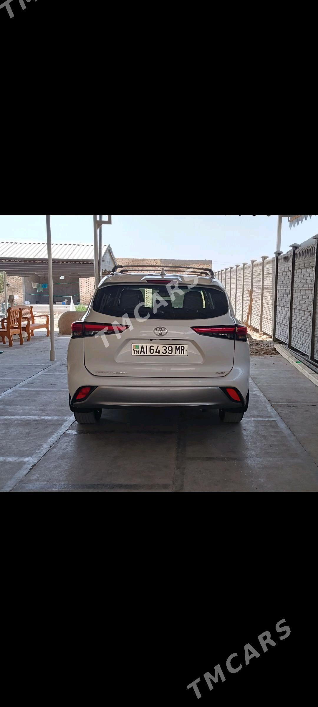 Toyota Highlander 2022 - 490 000 TMT - Векильбазар - img 3