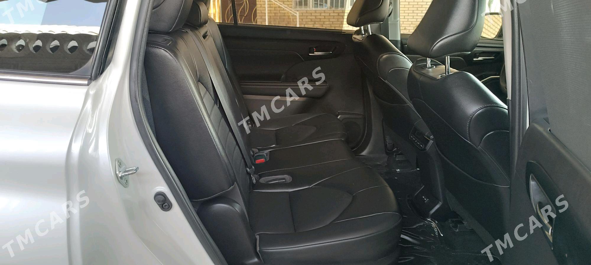Toyota Highlander 2022 - 490 000 TMT - Векильбазар - img 6
