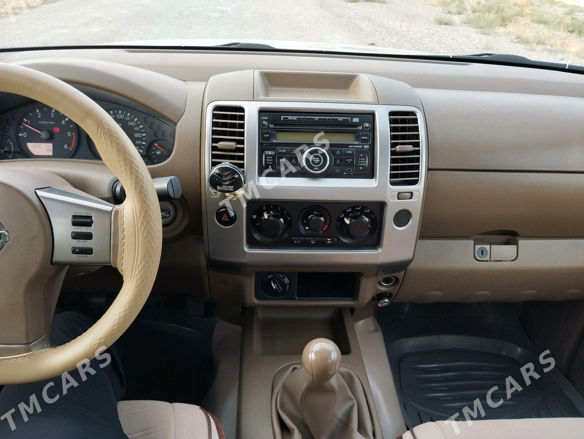 Nissan Navara 2014 - 230 000 TMT - Gyzylarbat - img 6