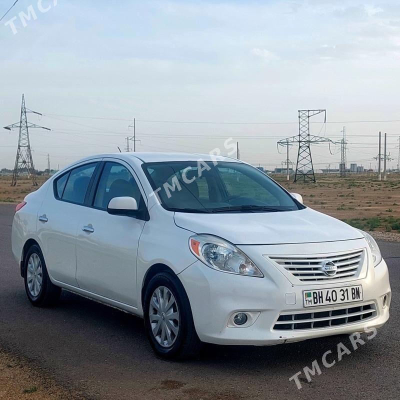 Nissan Versa 2012 - 91 000 TMT - Jebel - img 4