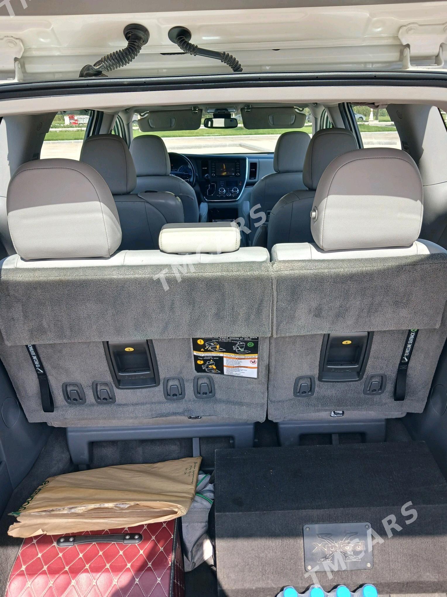 Toyota Sienna 2018 - 430 000 TMT - Aşgabat - img 5