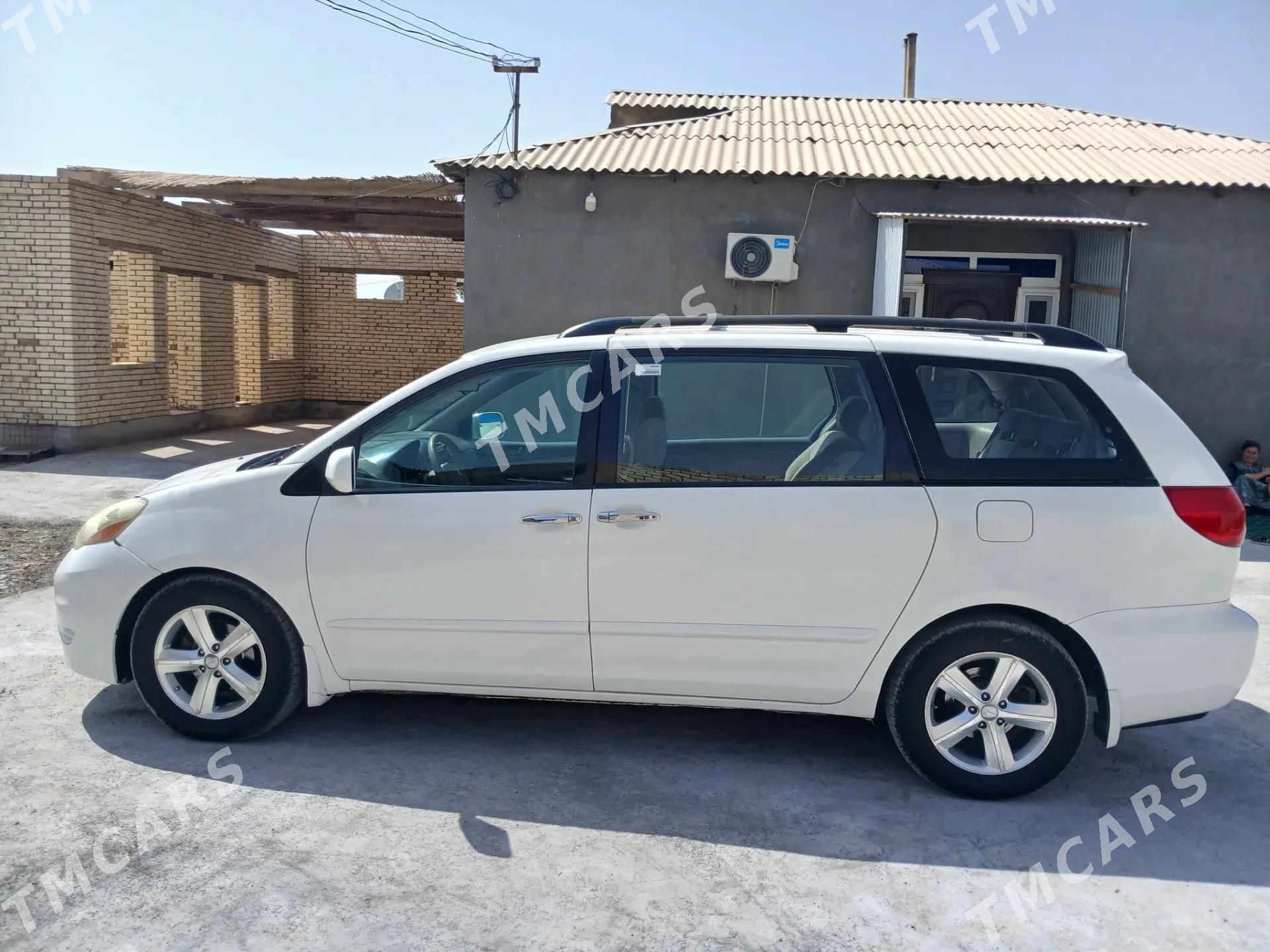 Toyota Sienna 2008 - 220 000 TMT - Mary - img 2