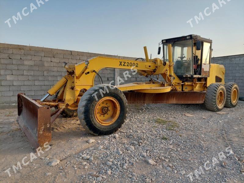 LiuGong Forklift 2010 - 300 000 TMT - Ýaşlyk - img 4