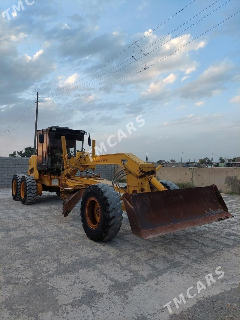LiuGong Forklift 2010 - 300 000 TMT - Ýaşlyk - img 6