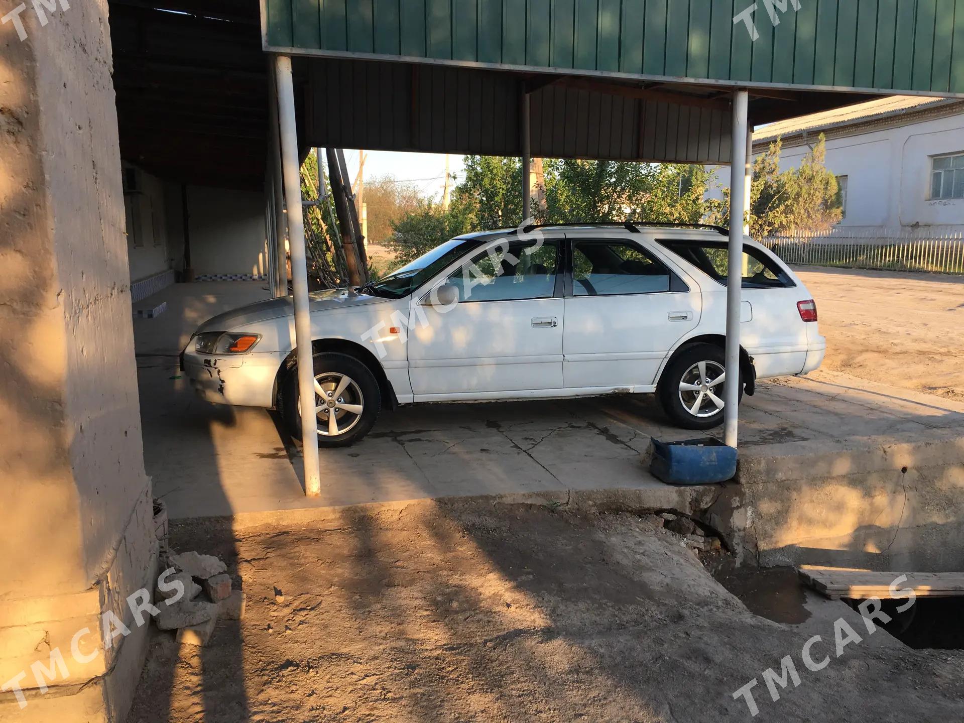 Toyota Camry 2000 - 80 000 TMT - Köneürgenç - img 3