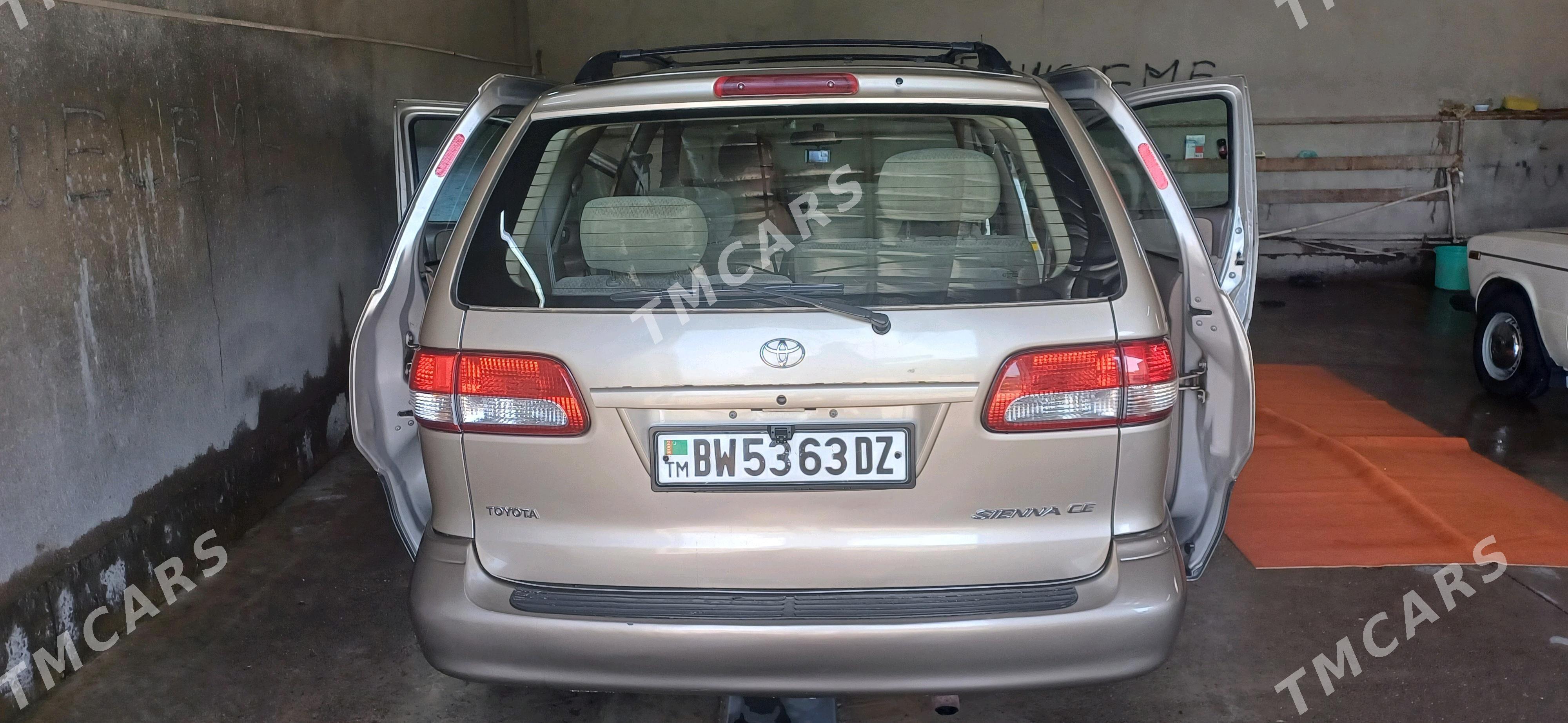 Toyota Sienna 2002 - 165 000 TMT - Болдумсаз - img 4