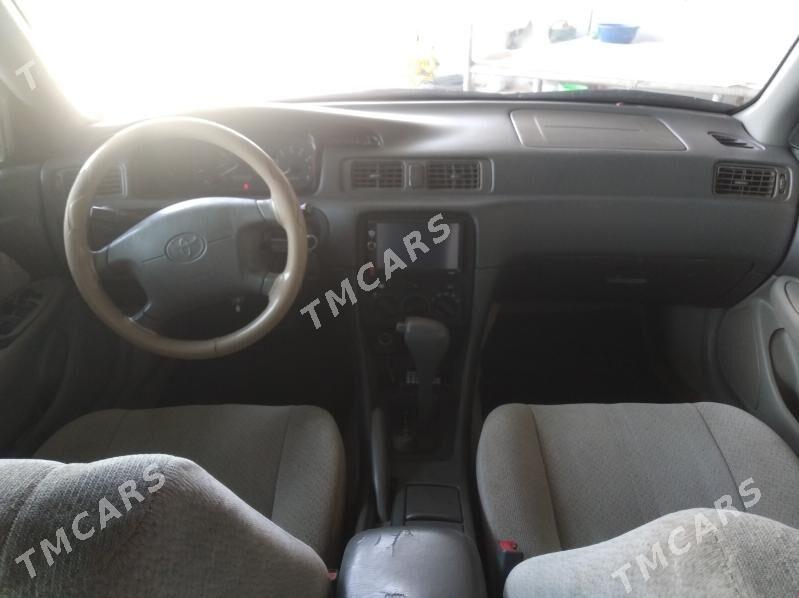Toyota Camry 2000 - 135 000 TMT - Saýat - img 2