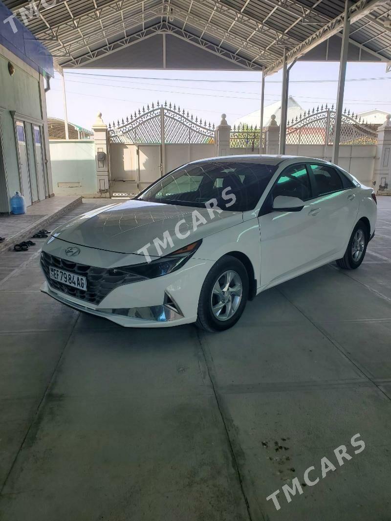 Hyundai Elantra 2022 - 250 000 TMT - Бузмеин - img 2