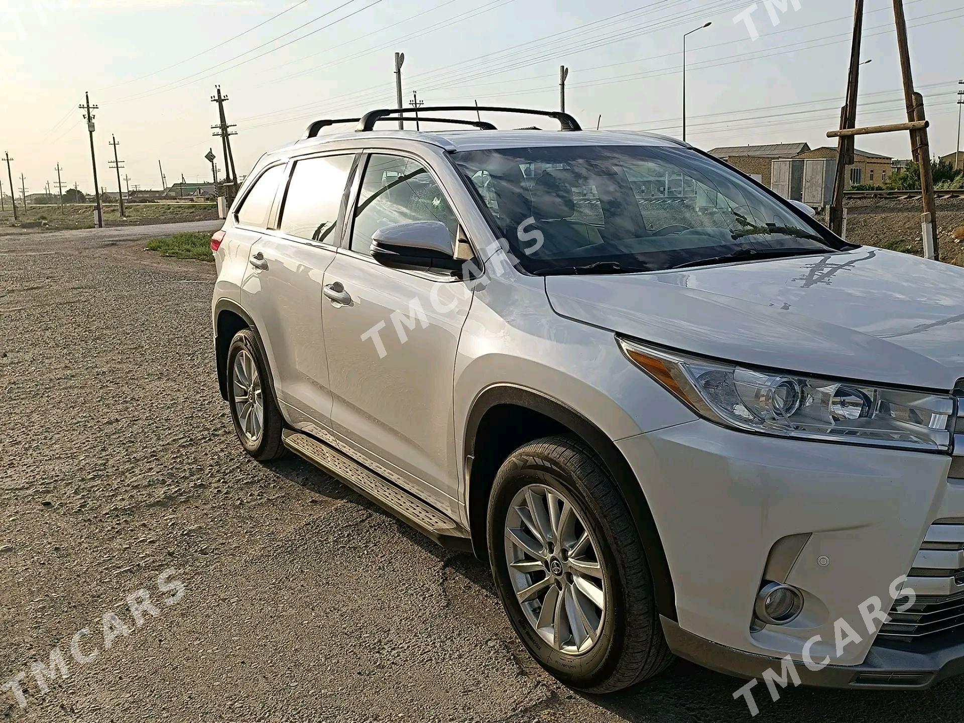 Toyota Highlander 2018 - 460 000 TMT - Türkmenabat - img 2