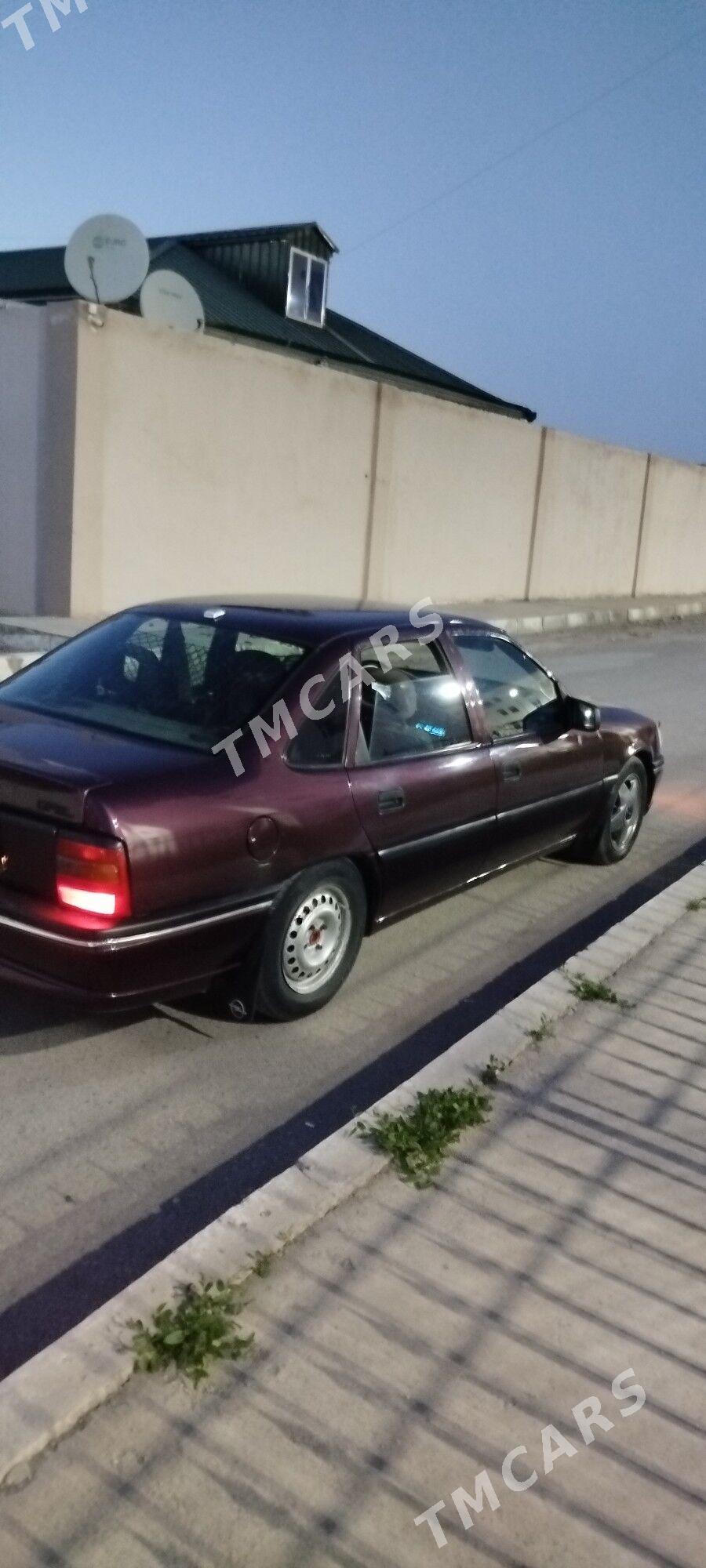 Opel Vectra 1993 - 27 000 TMT - Чарджоу - img 6