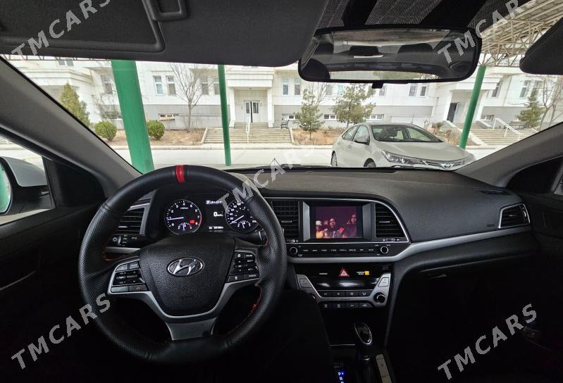 Hyundai Elantra 2018 - 210 000 TMT - Кëши - img 2