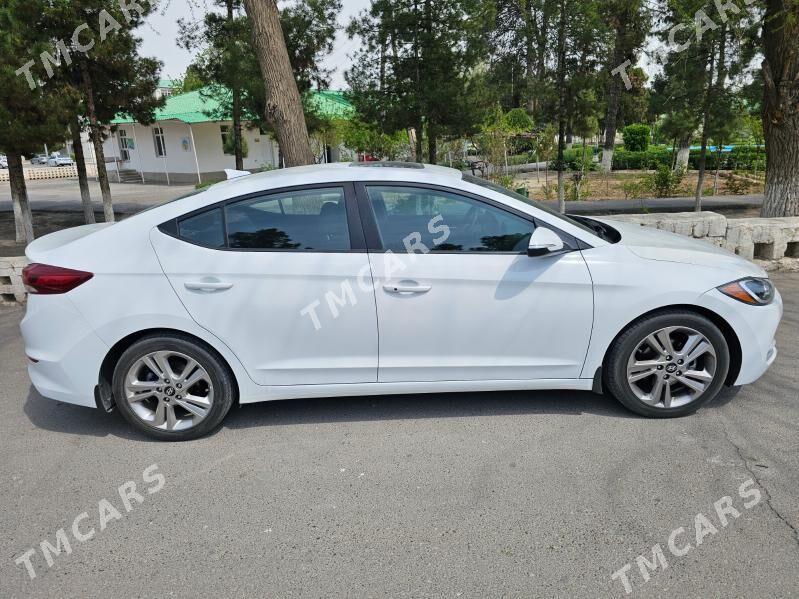 Hyundai Elantra 2018 - 210 000 TMT - Кëши - img 3