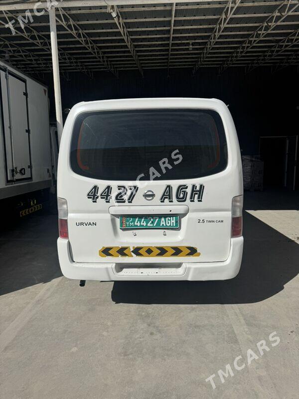 Nissan Urvan 2010 - 195 000 TMT - Mary - img 2