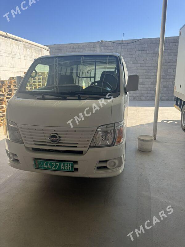 Nissan Urvan 2010 - 195 000 TMT - Mary - img 3