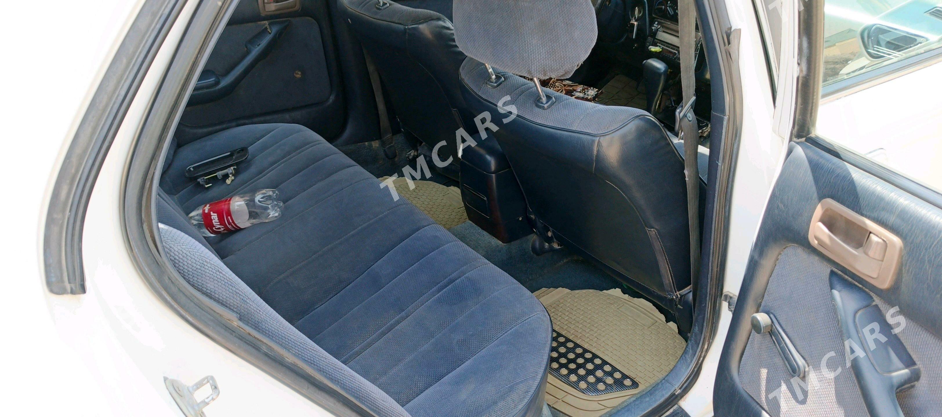 Toyota Camry 1993 - 75 000 TMT - Halaç - img 8