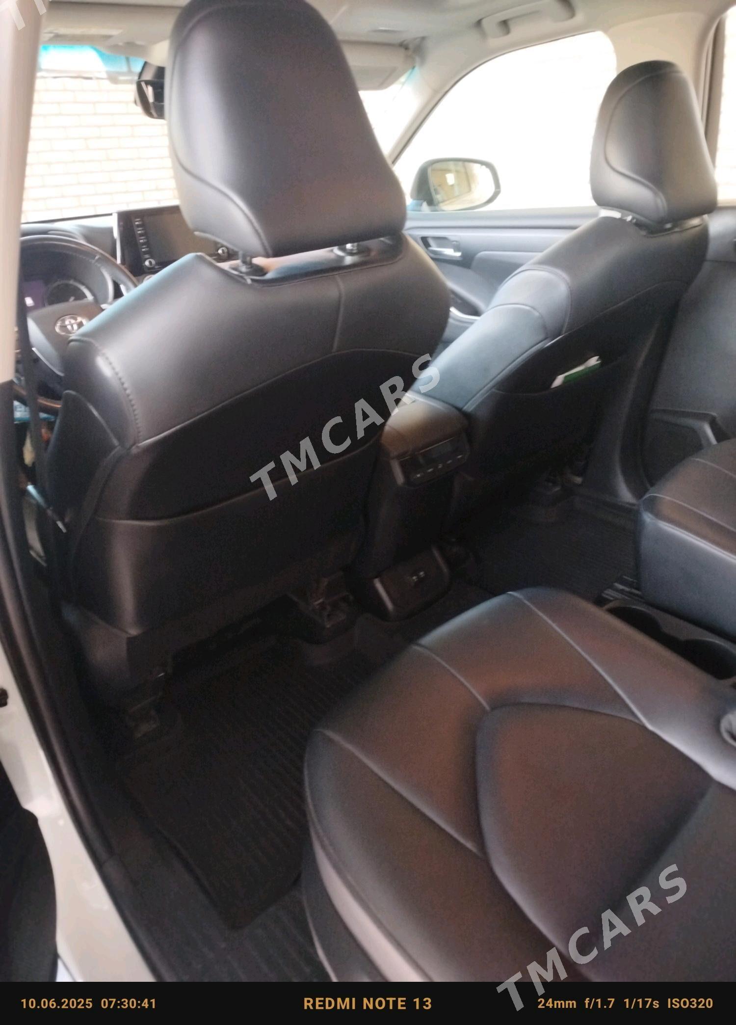 Toyota Highlander 2021 - 565 000 TMT - Tejen - img 2