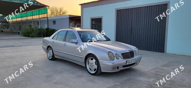 Mercedes-Benz E320 2001 - 155 000 TMT - Чоганлы - img 3