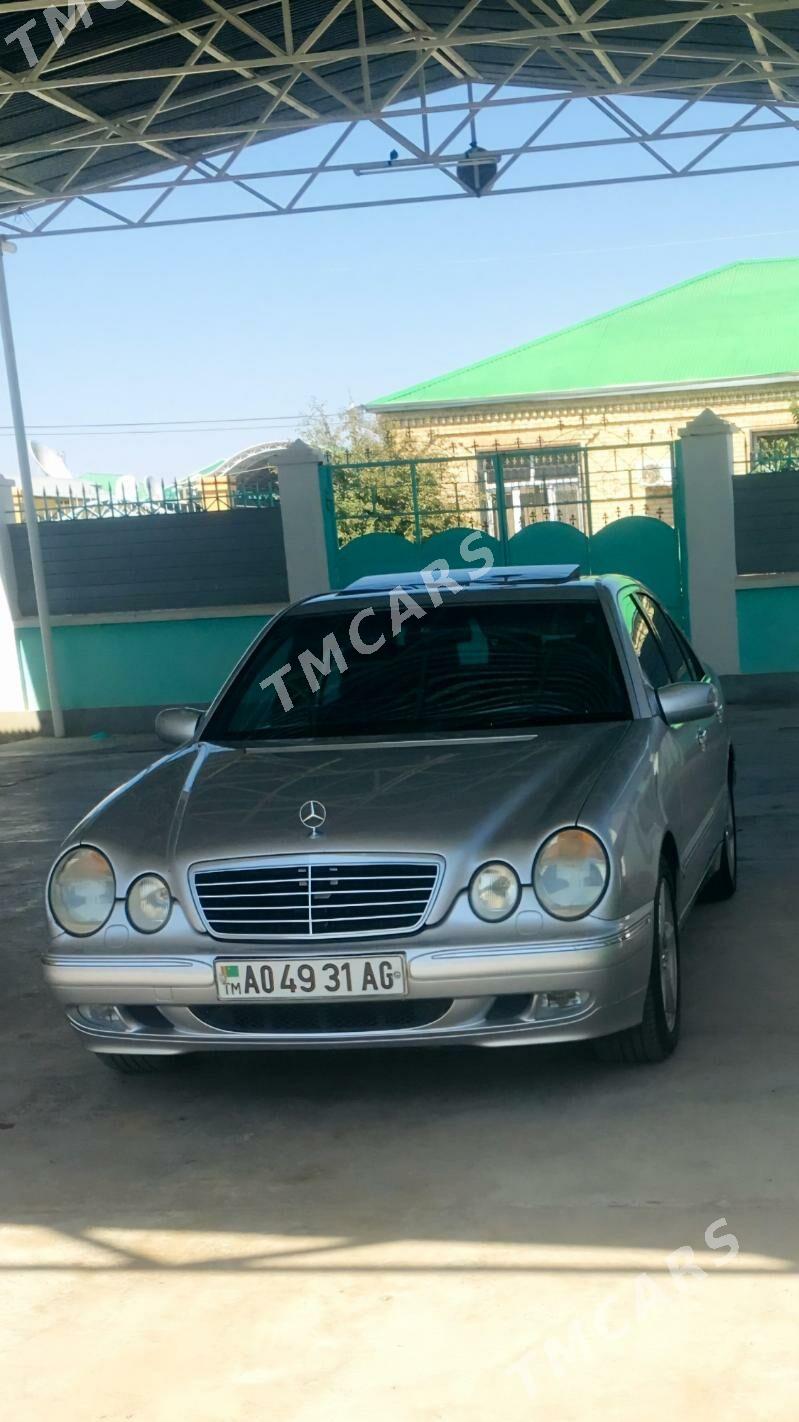 Mercedes-Benz E320 2001 - 155 000 TMT - Чоганлы - img 6