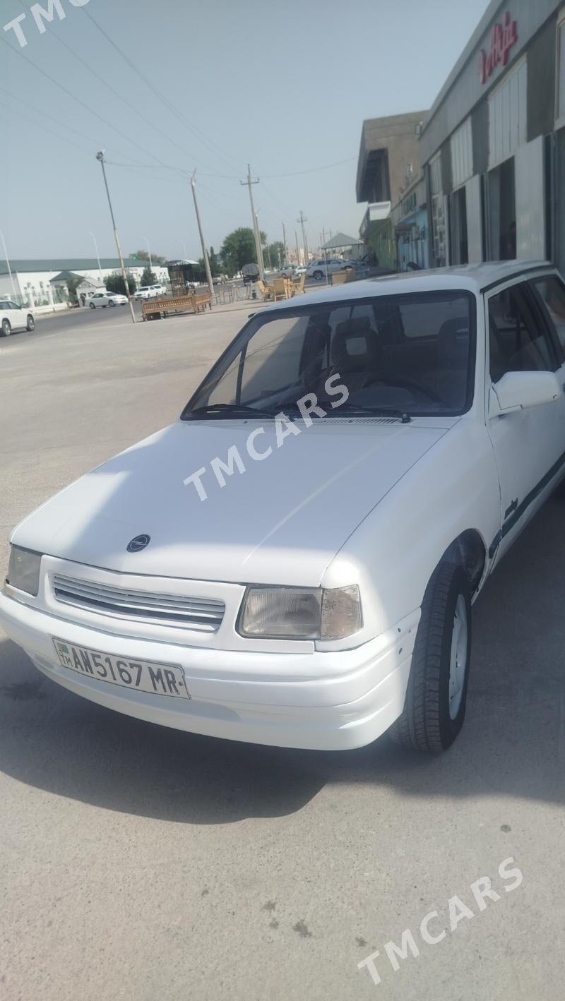 Opel Corsa 1990 - 14 000 TMT - Mary - img 2