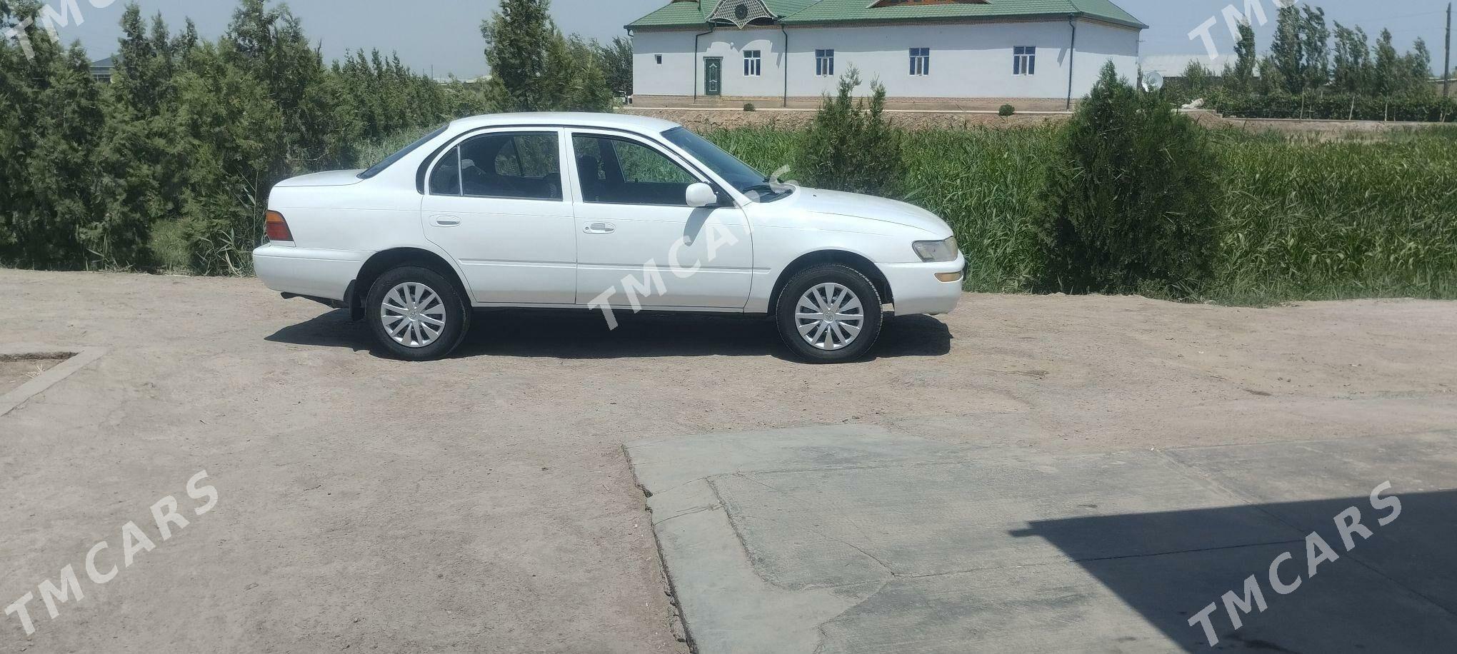 Toyota Corolla 1994 - 50 000 TMT - Акдепе - img 2