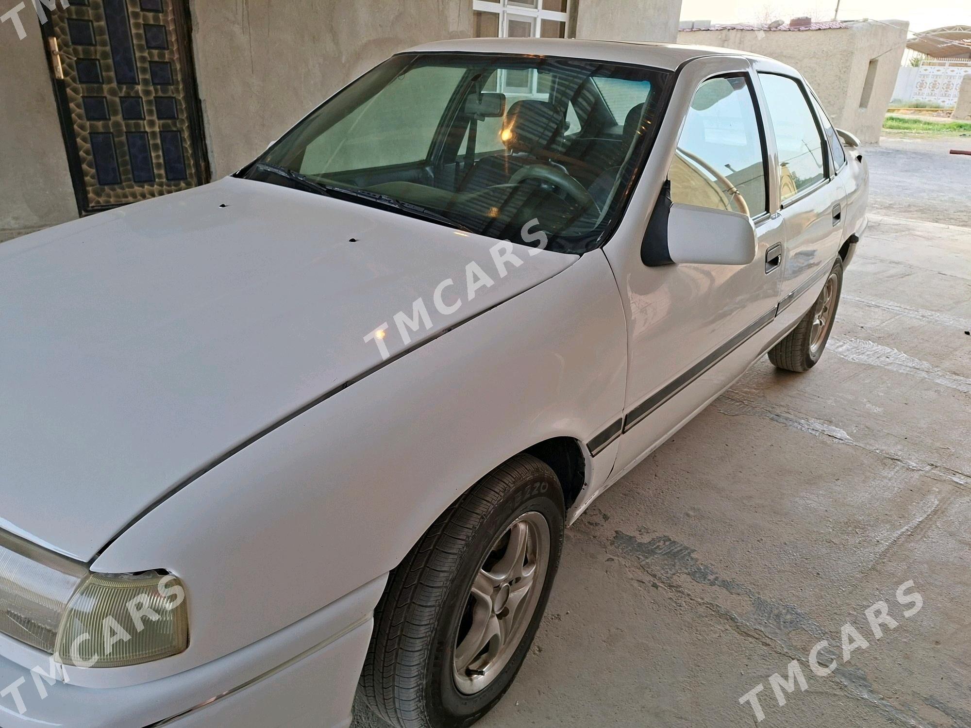 Opel Vectra 1989 - 32 000 TMT - Bäherden - img 3