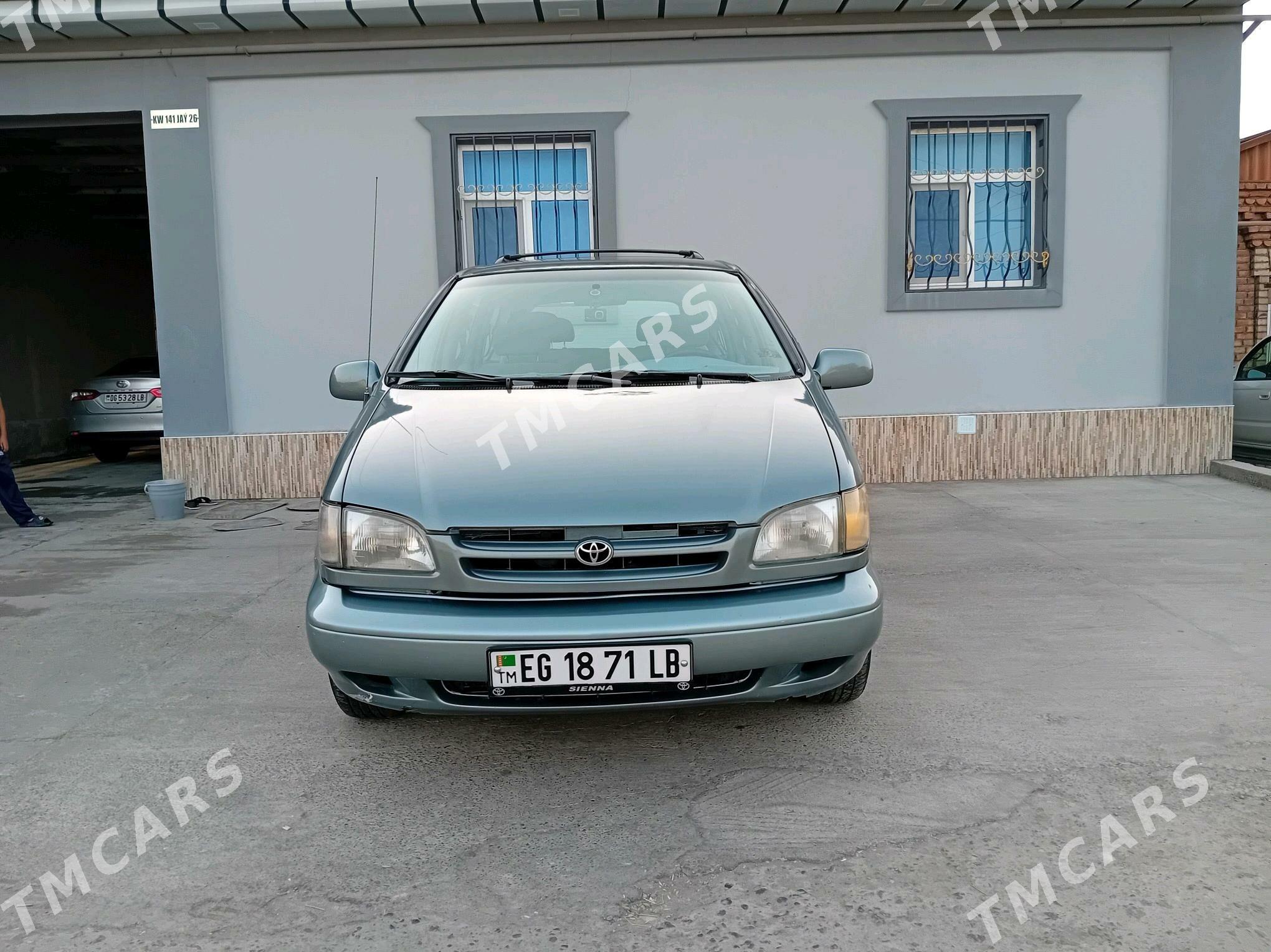 Toyota Sienna 2000 - 165 000 TMT - Туркменабат - img 4
