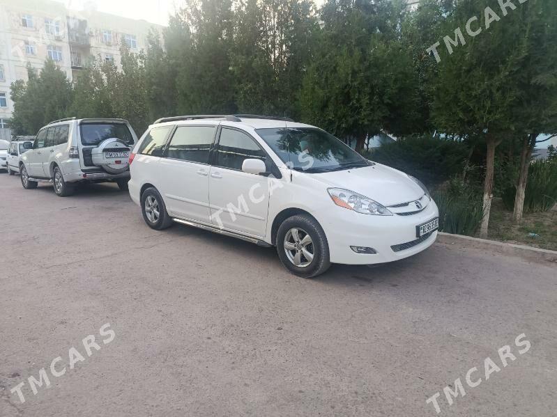 Toyota Sienna 2009 - 230 000 TMT - Дашогуз - img 3