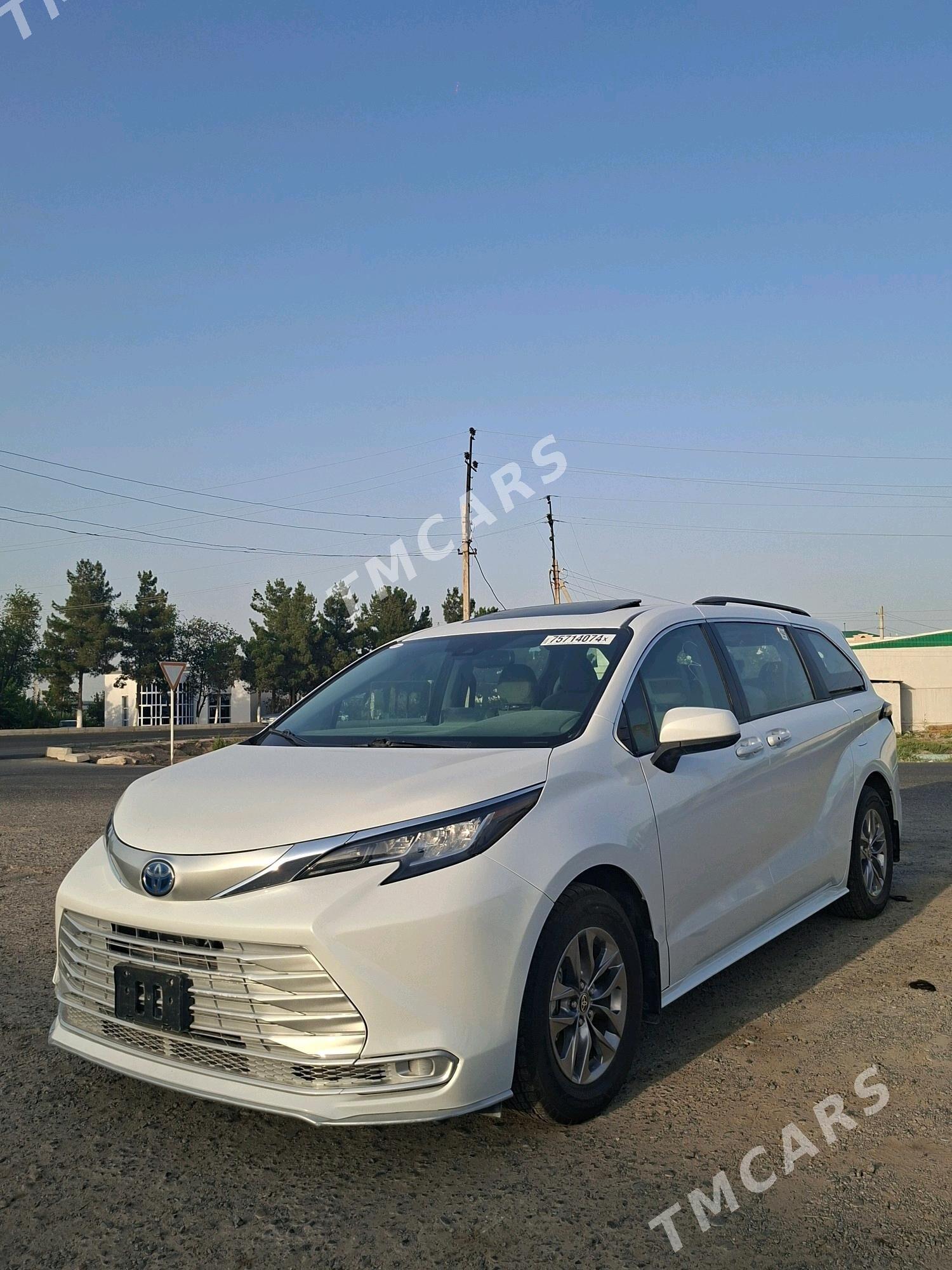Toyota Sienna 2021 - 500 000 TMT - Мары - img 3