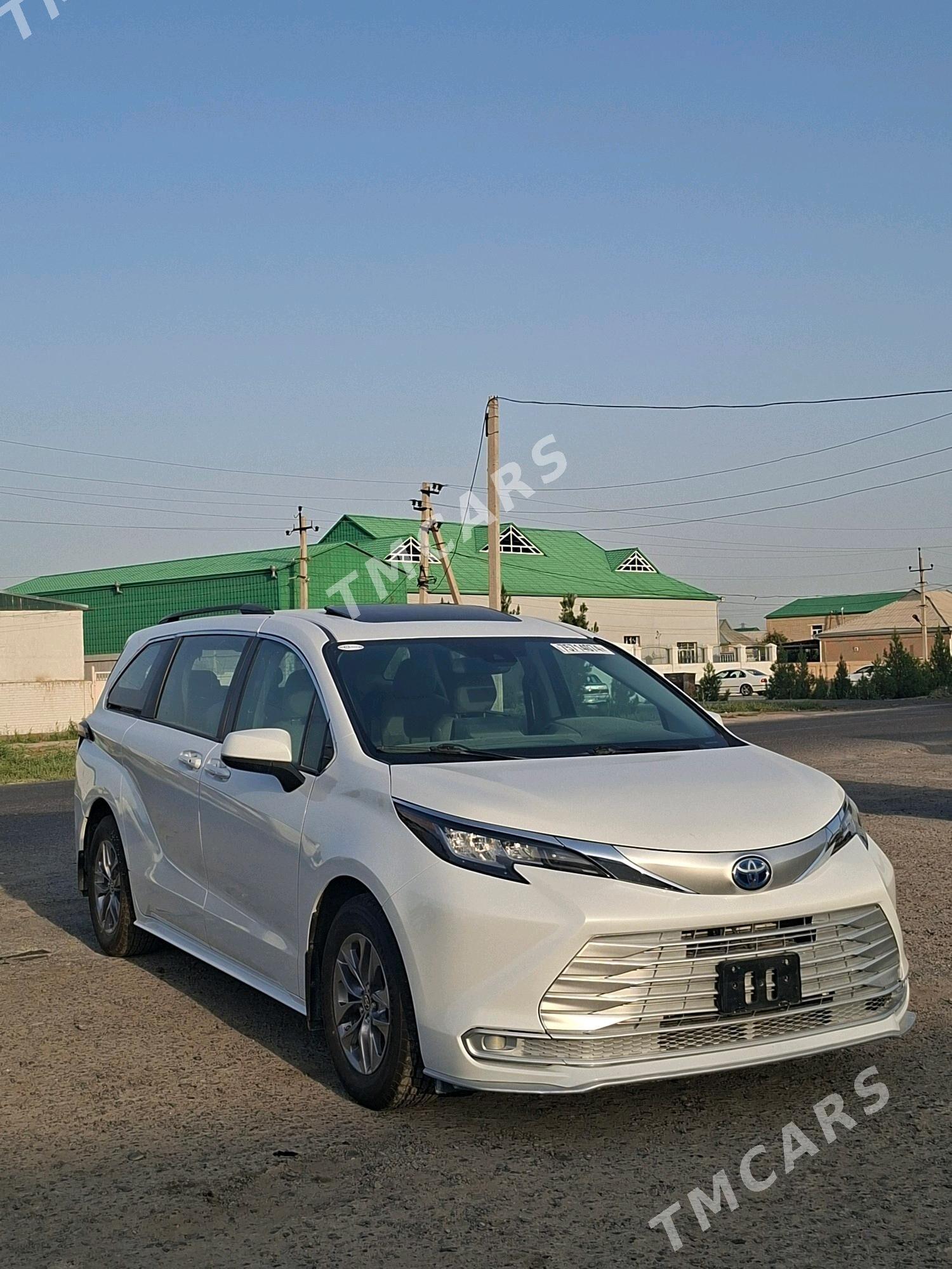 Toyota Sienna 2021 - 500 000 TMT - Мары - img 2