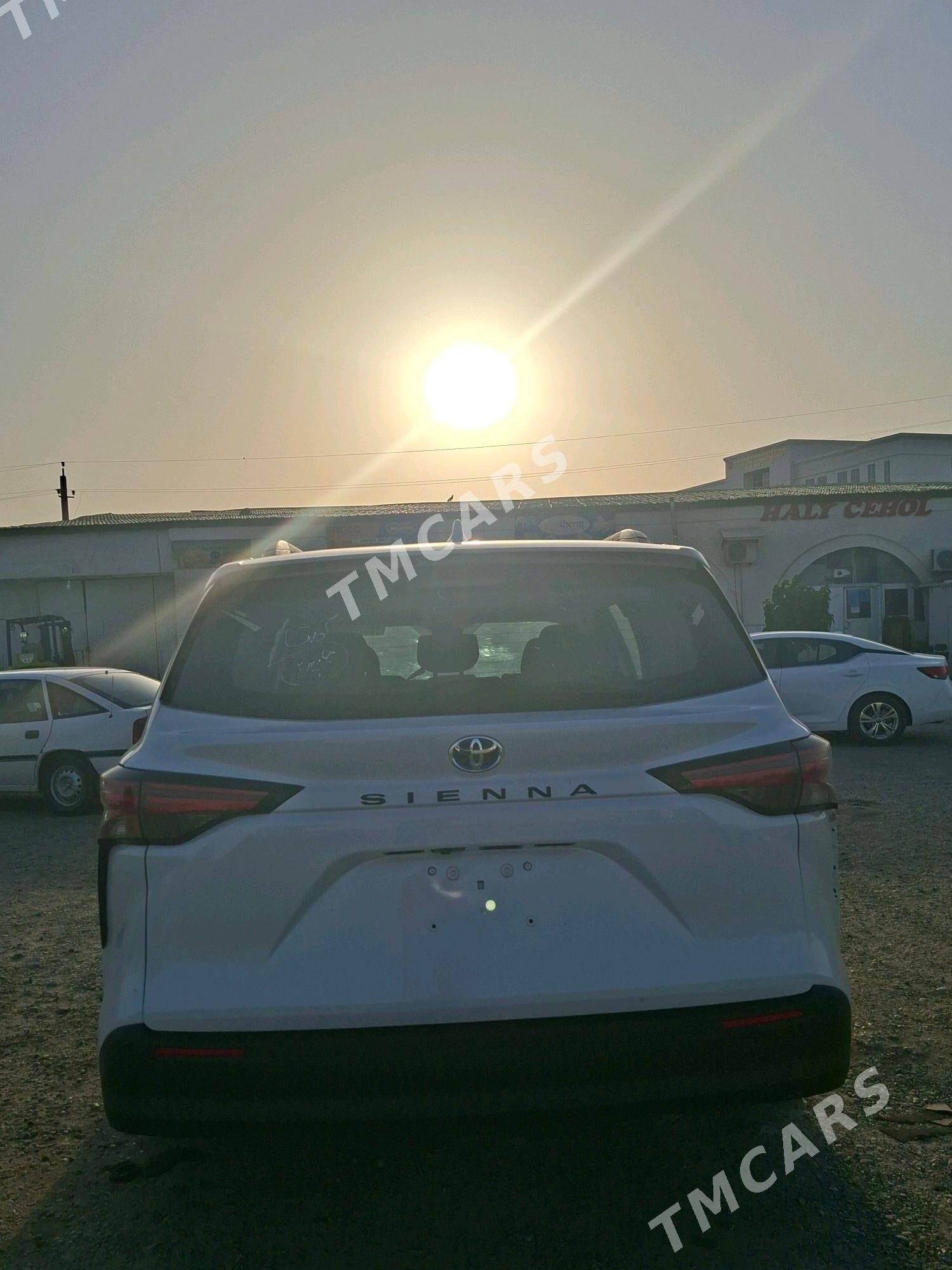 Toyota Sienna 2021 - 500 000 TMT - Мары - img 5