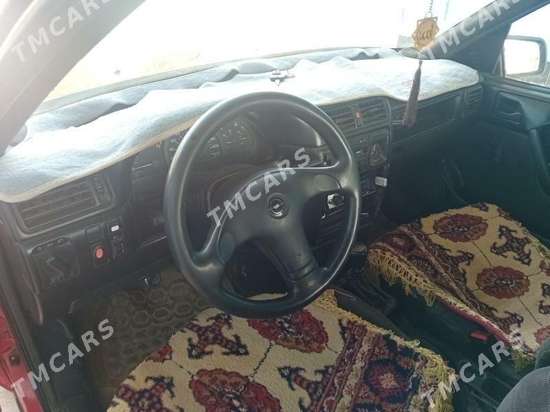 Opel Vectra 1990 - 35 000 TMT - Мургап - img 3