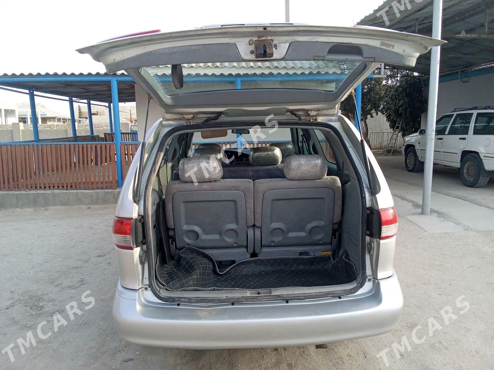 Toyota Sienna 2002 - 140 000 TMT - Эсенгулы - img 5