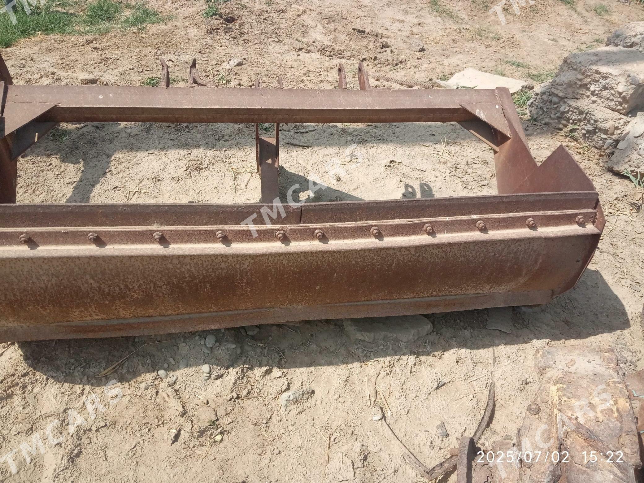 MTZ T-28 1983 - 150 000 TMT - Murgap - img 4