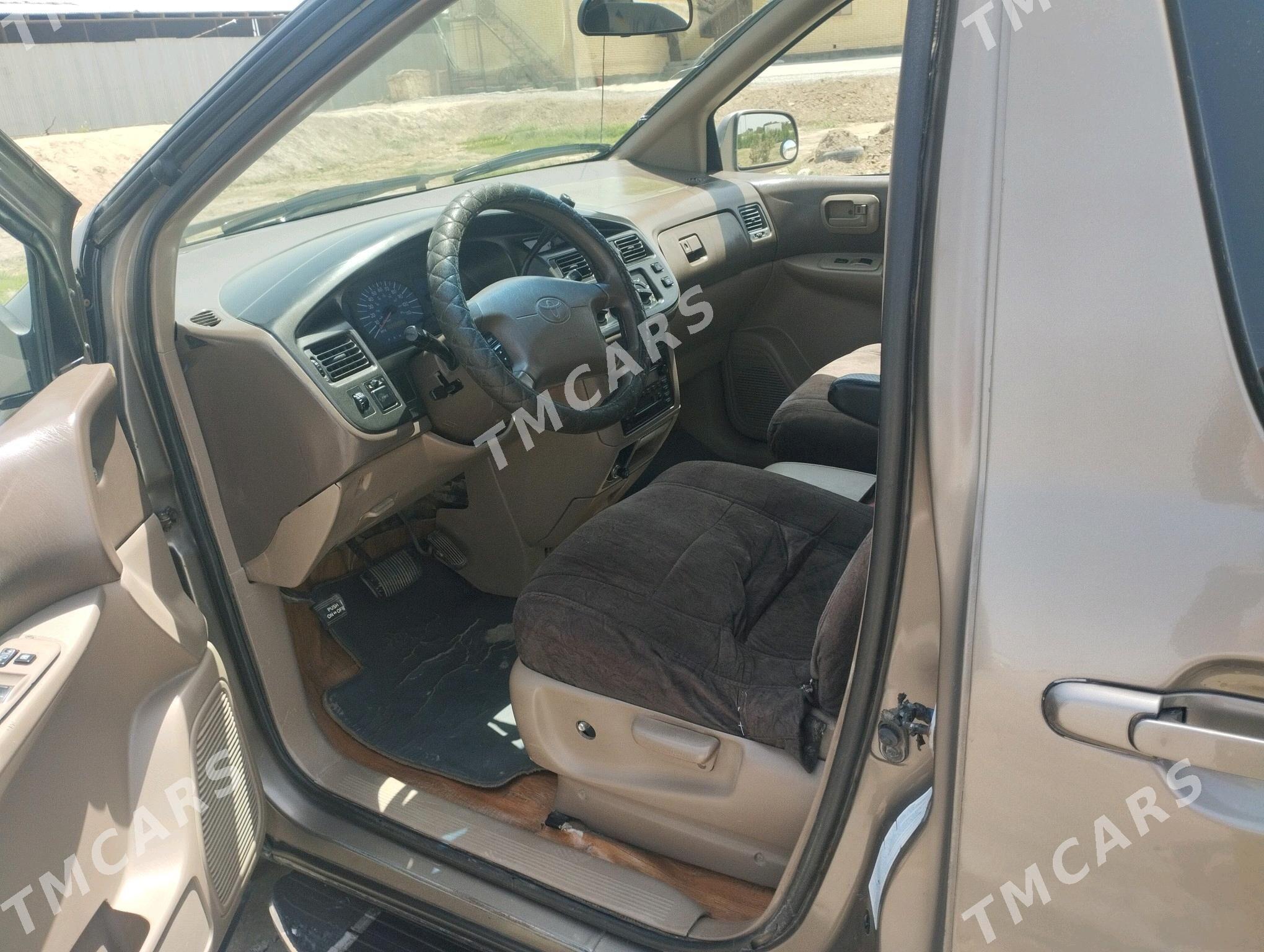 Toyota Sienna 1999 - 130 000 TMT - Сакарчага - img 4