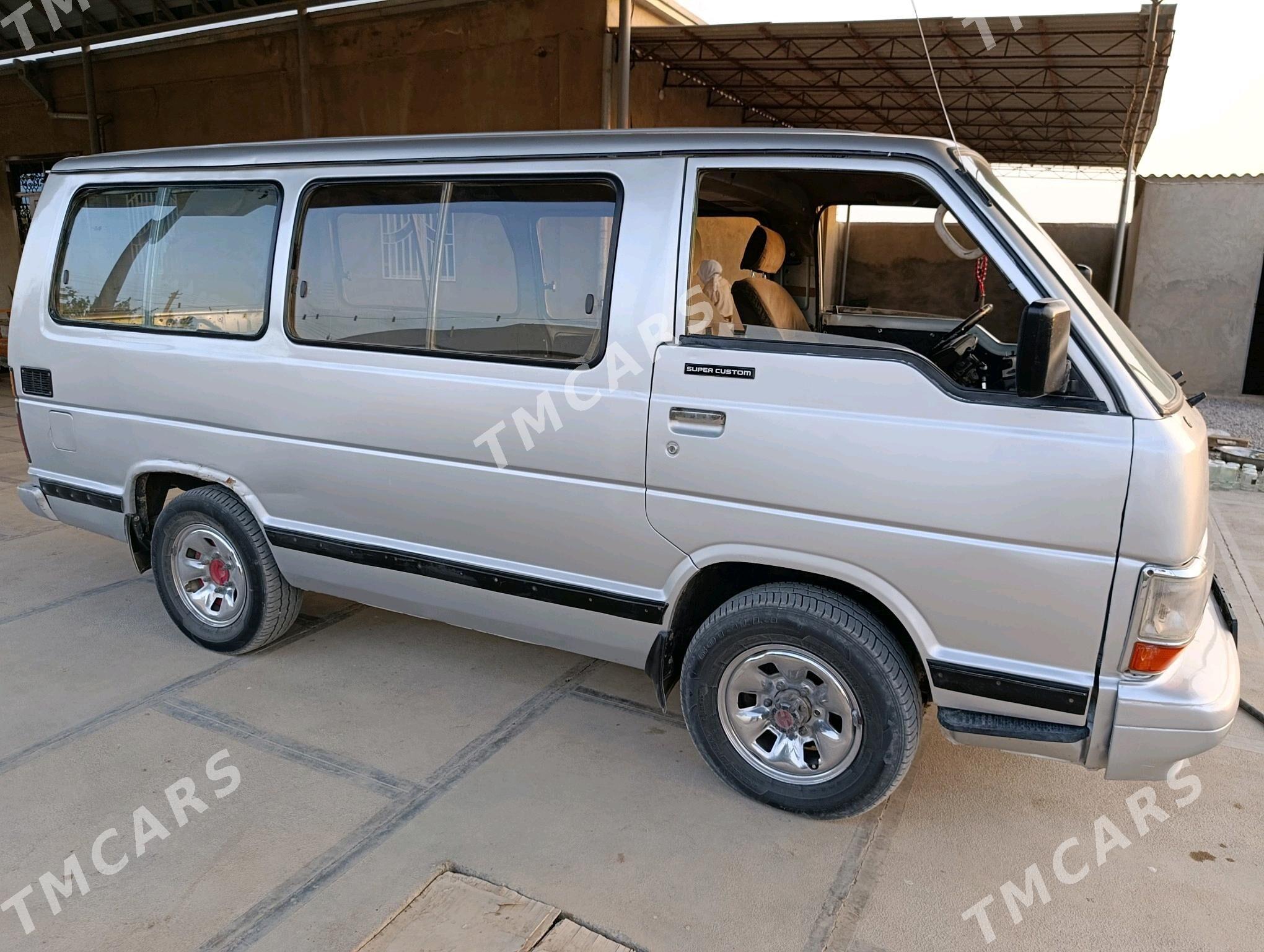 Toyota Hiace 1989 - 45 000 TMT - Векильбазар - img 2