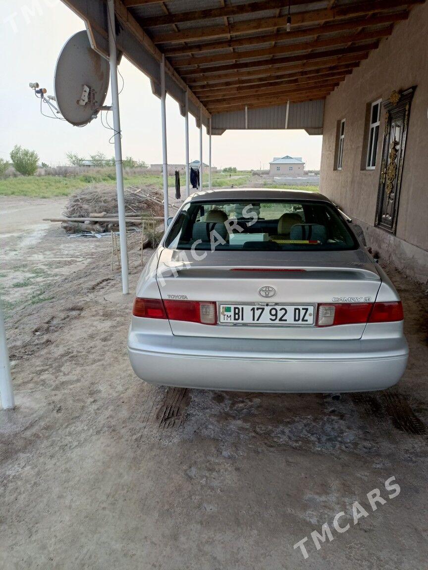 Toyota Camry 2000 - 180 000 TMT - етр. Туркменбаши - img 4