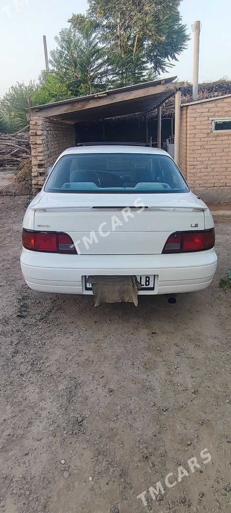 Toyota Camry 1994 - 90 000 TMT - Saýat - img 3
