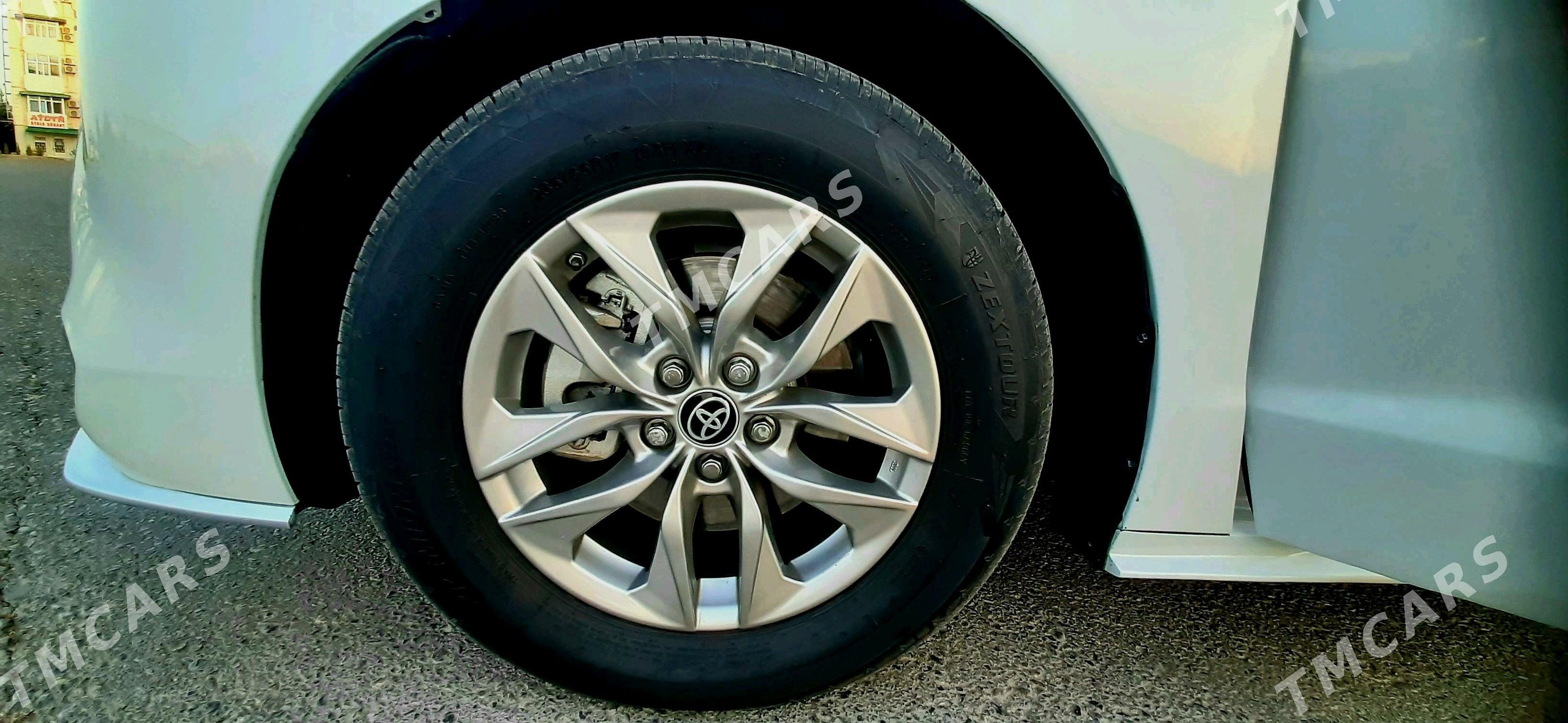 Toyota Sienna 2022 - 670 000 TMT - Туркменабат - img 10