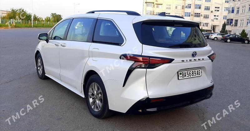 Toyota Sienna 2022 - 670 000 TMT - Туркменабат - img 9