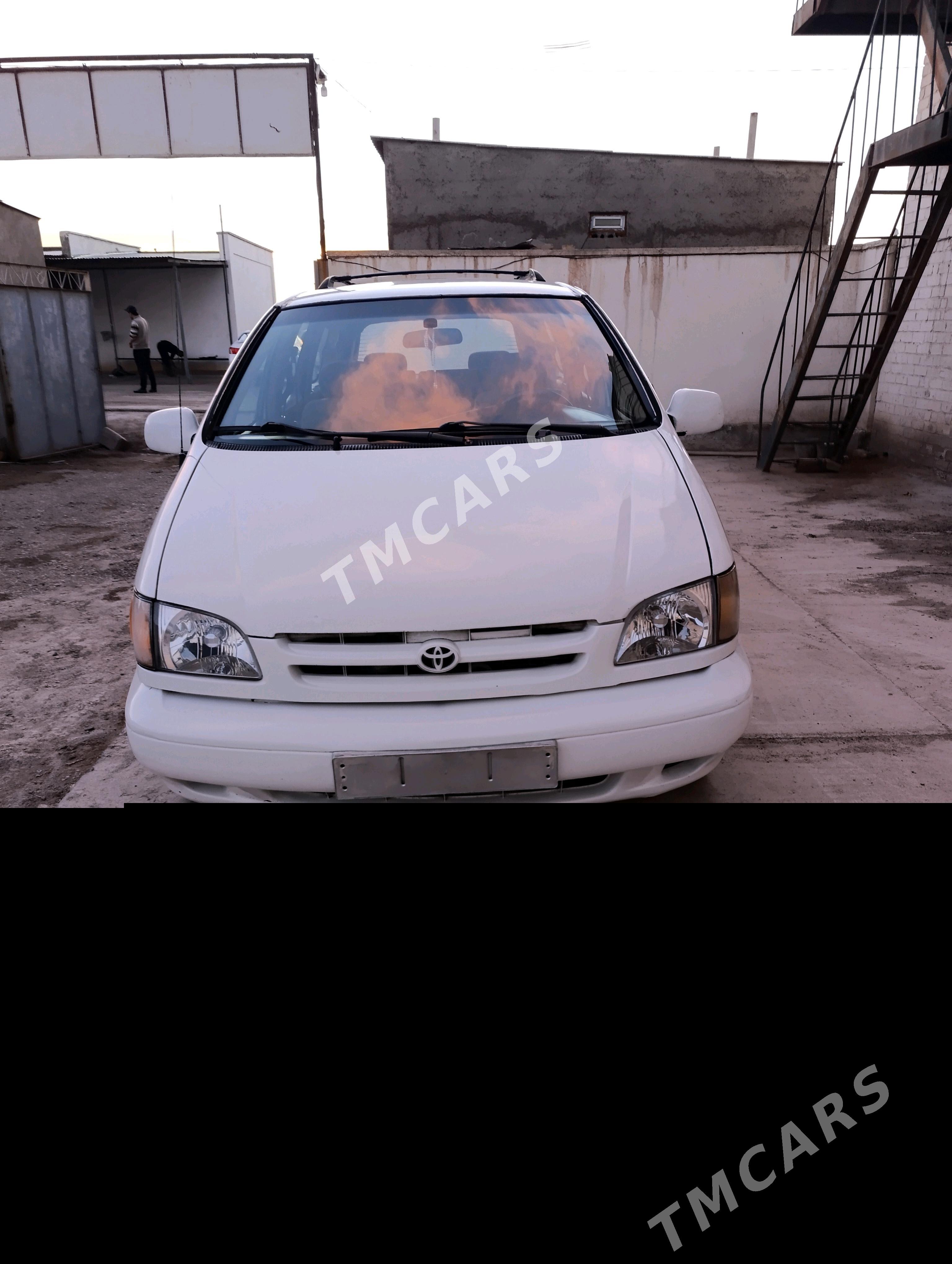 Toyota Sienna 2000 - 140 000 TMT - Tejen - img 2