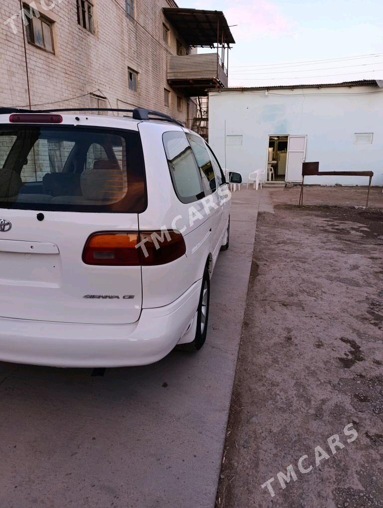 Toyota Sienna 2000 - 140 000 TMT - Tejen - img 3