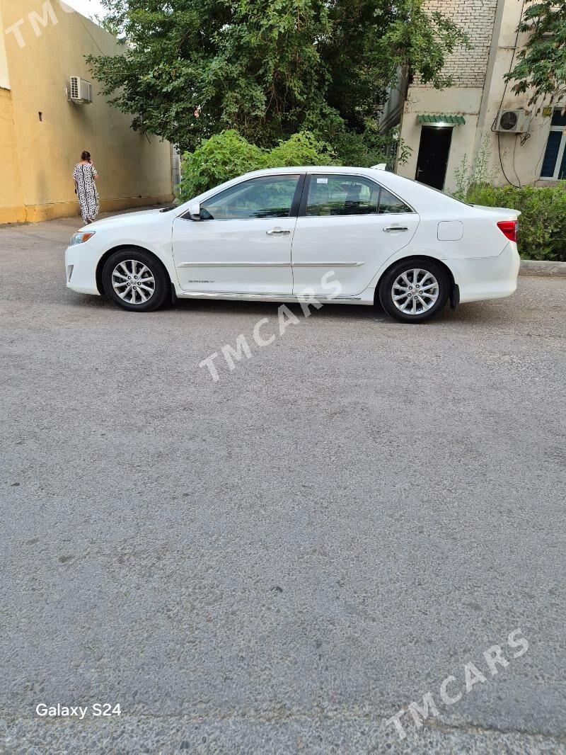 Toyota Camry 2014 - 230 000 TMT - Гарадамак - img 5
