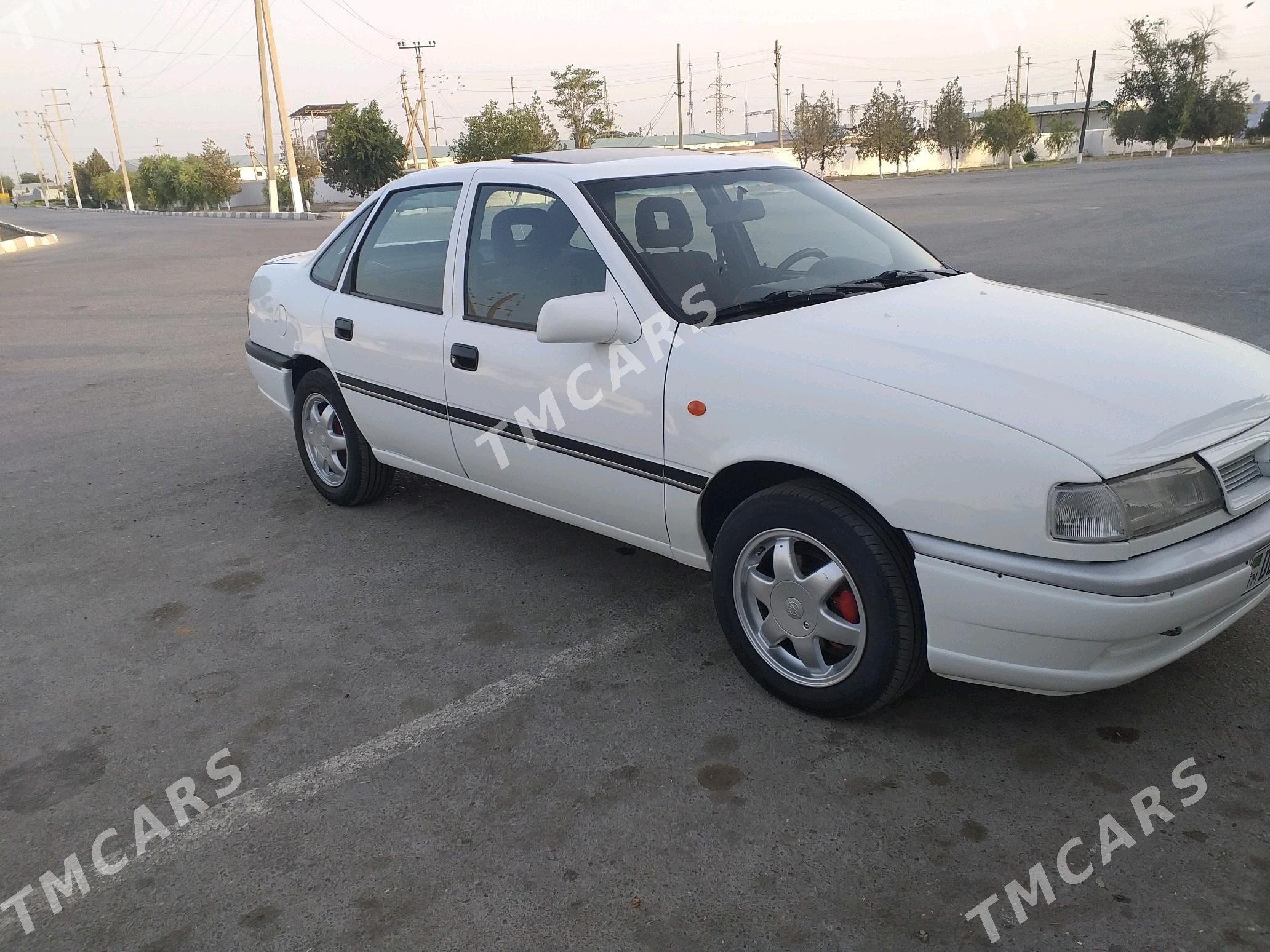 Opel Vectra 1995 - 57 000 TMT - Бахарден - img 4
