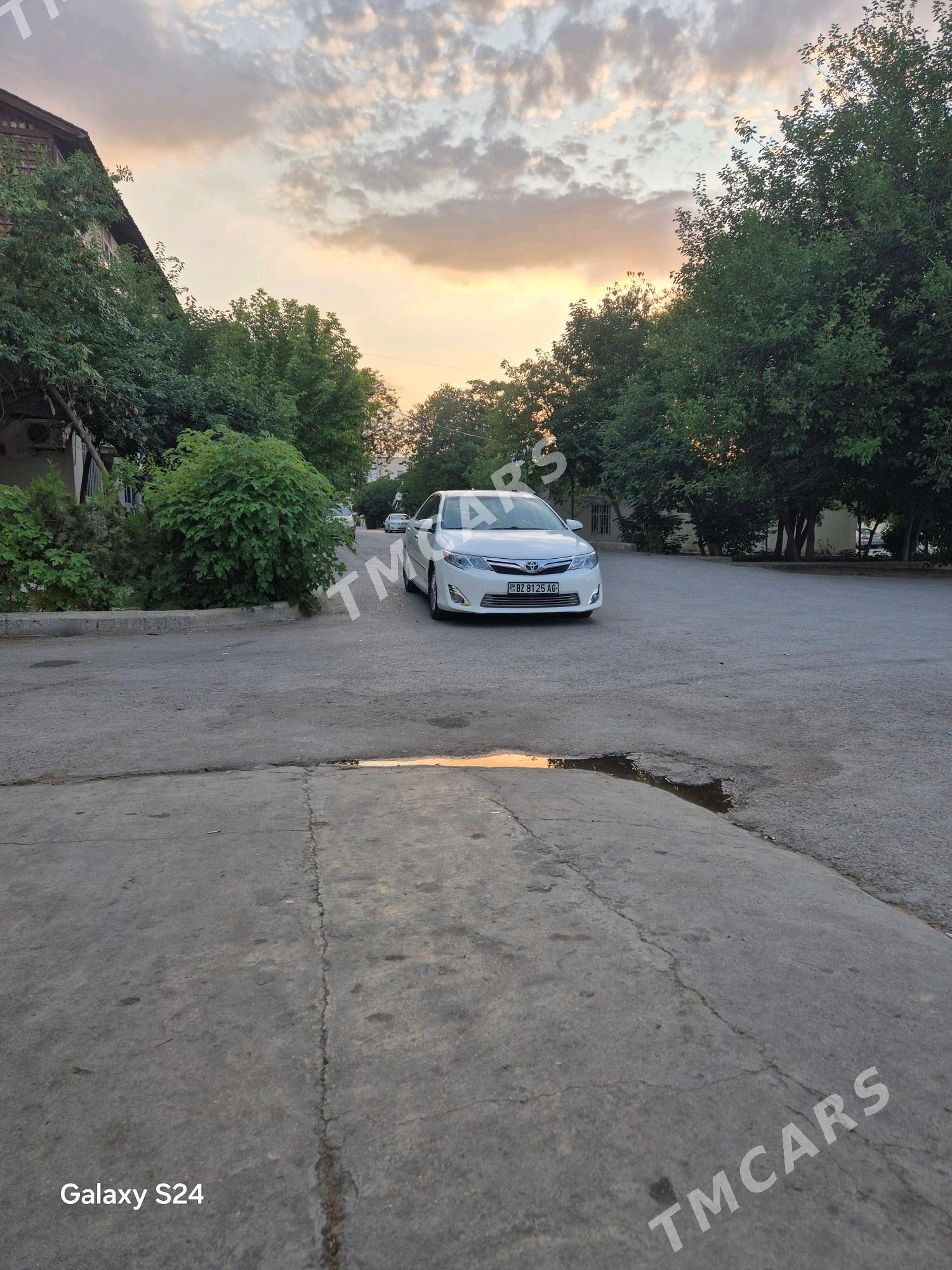 Toyota Camry 2014 - 230 000 TMT - Гарадамак - img 8