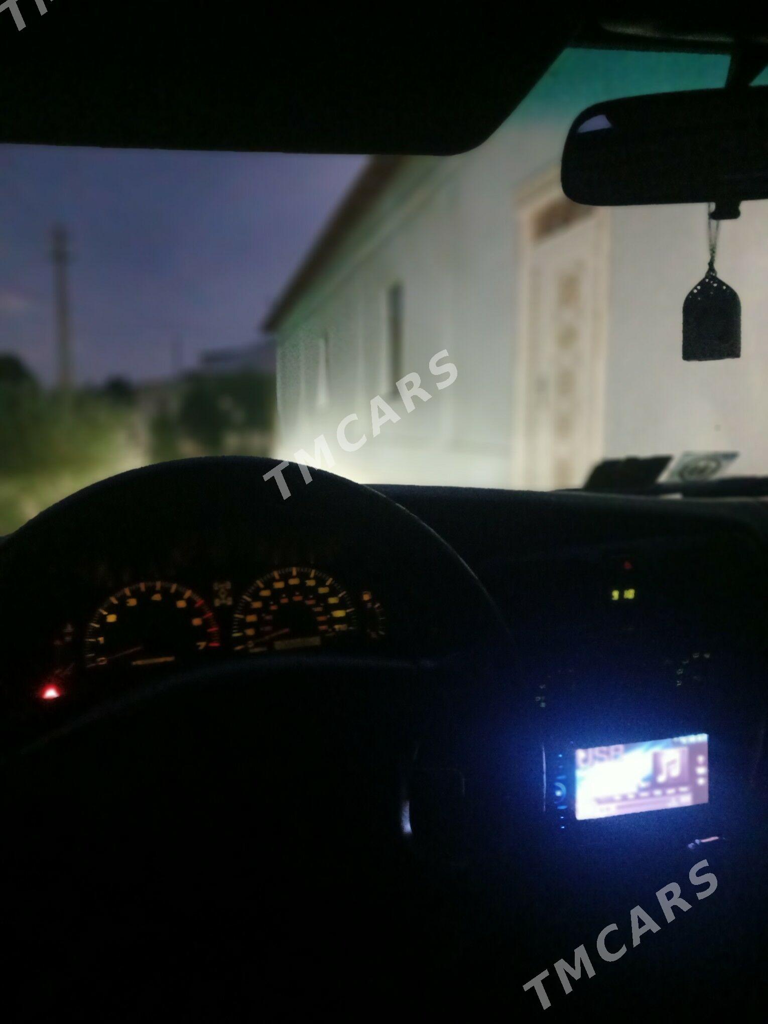 Toyota 4Runner 2000 - 160 000 TMT - Gubadag - img 8