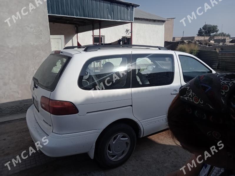 Toyota Sienna 2000 - 160 000 TMT - етр. Туркменбаши - img 6