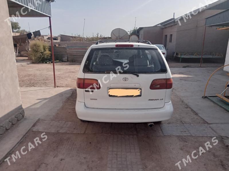 Toyota Sienna 2000 - 160 000 TMT - етр. Туркменбаши - img 2