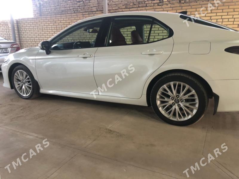 Toyota Camry 2021 - 395 000 TMT - Байрамали - img 2