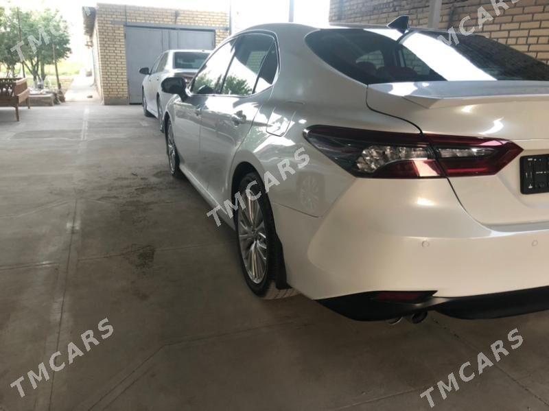 Toyota Camry 2021 - 395 000 TMT - Байрамали - img 4