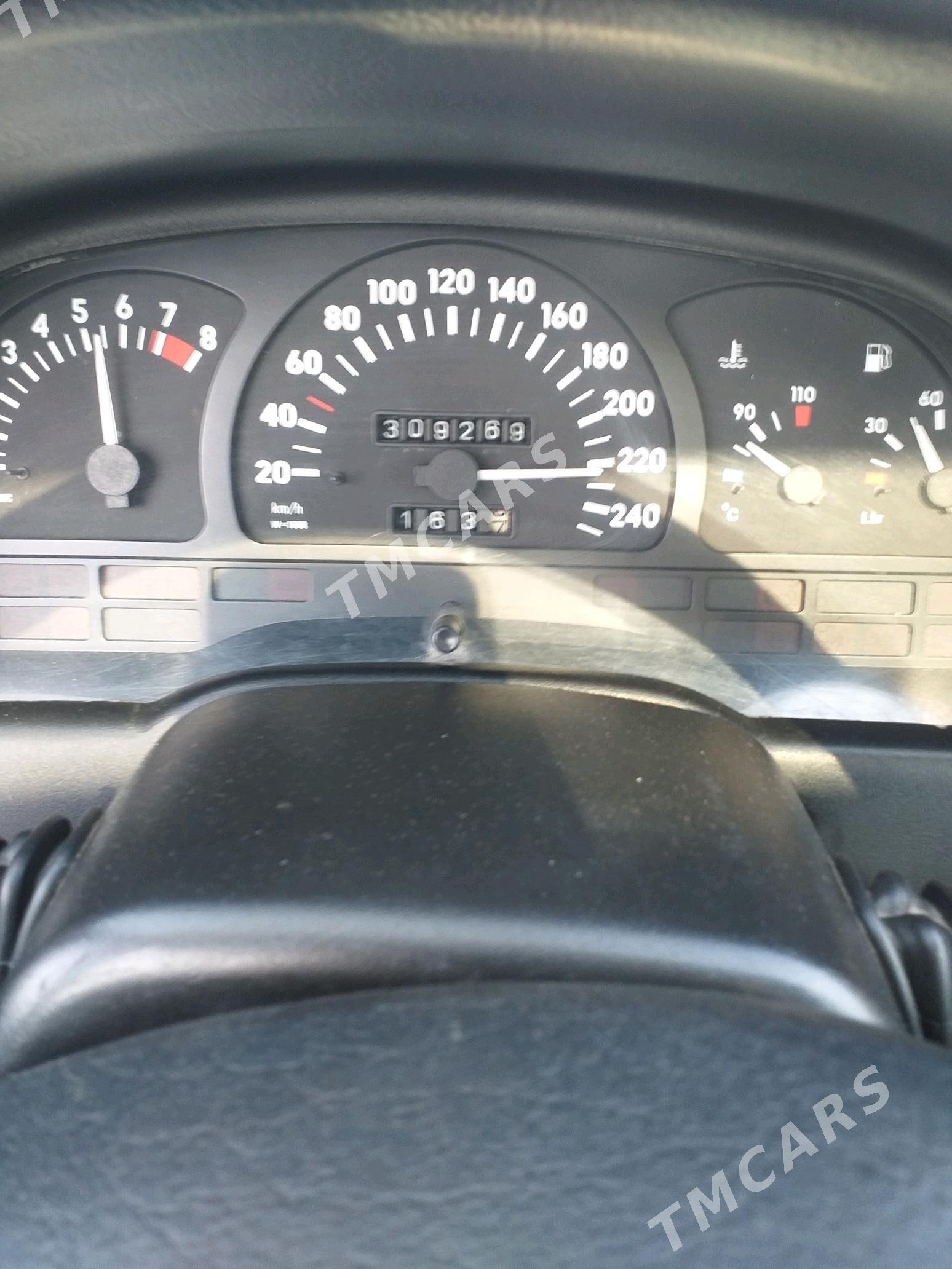Opel Vectra 1995 - 57 000 TMT - Бахарден - img 7